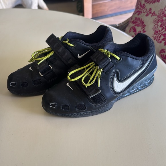NIKE WEIGHTLIFTING SHOES - Picture 4 of 11
